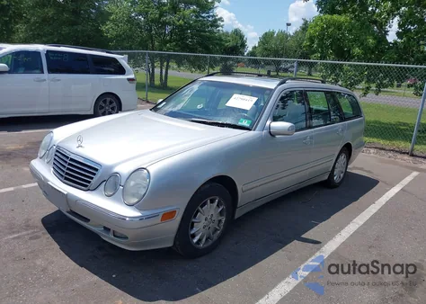 2000 Mercedes-Benz E 320 4M z USA, uszkodzony, nr VIN WDBJH82J1YX037111